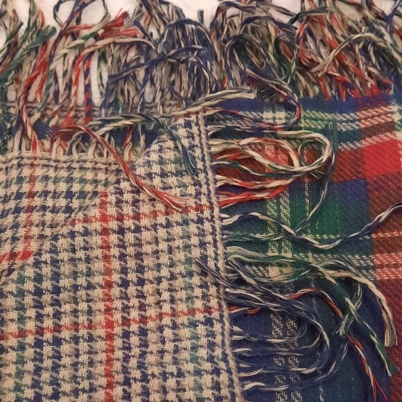 D&Y Plaid Scarf/Wrap/Throw    - Picture 2 of 8